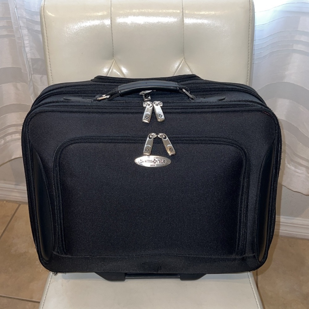Samsonite Rolling Mobile Office Briefcase Gem